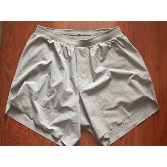 Lululemon Men's Small 6 inch Fast and Free Lined Shorts Light Gray - Picture 1 of 6